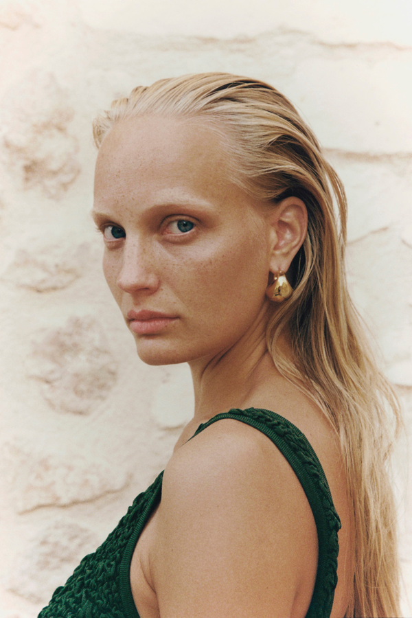 Sculptural Chubby Dome Medium Hoop Earrings - Gold