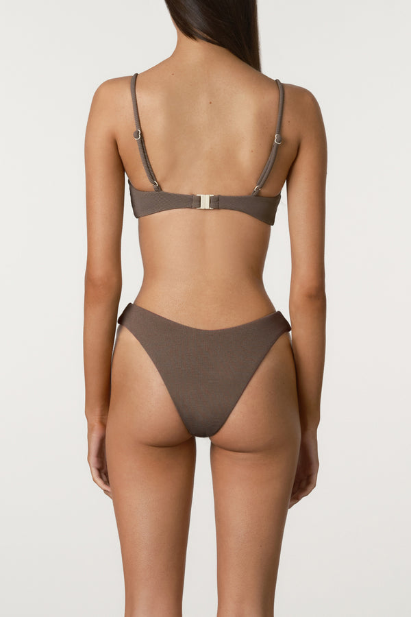 Waffle Curve Brief - Carob