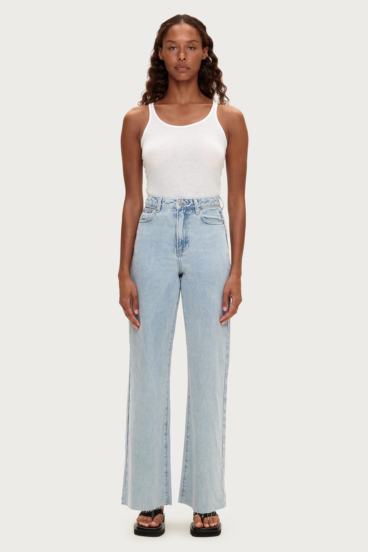 Relaxed Straight Jean - Light Wash