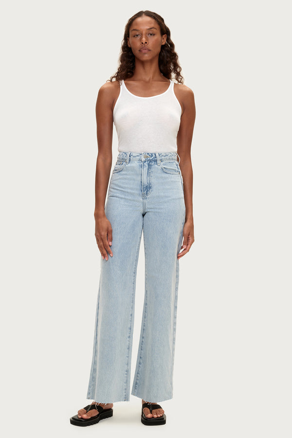 Relaxed Straight Jean - Light Wash