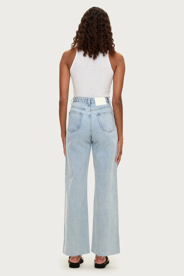 Relaxed Straight Jean - Light Wash